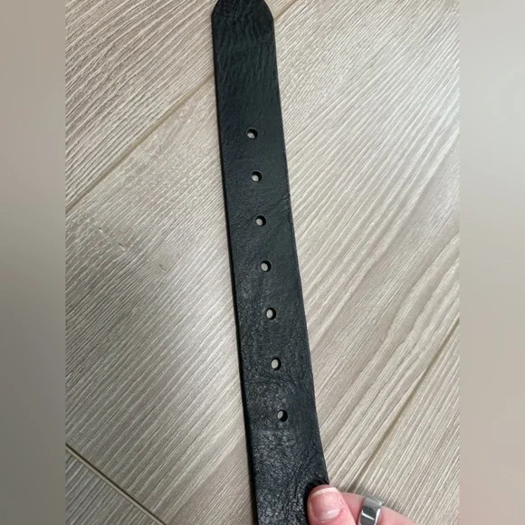 J. Crew Oval buckle belt in Italian leather black - Picture 7 of 9